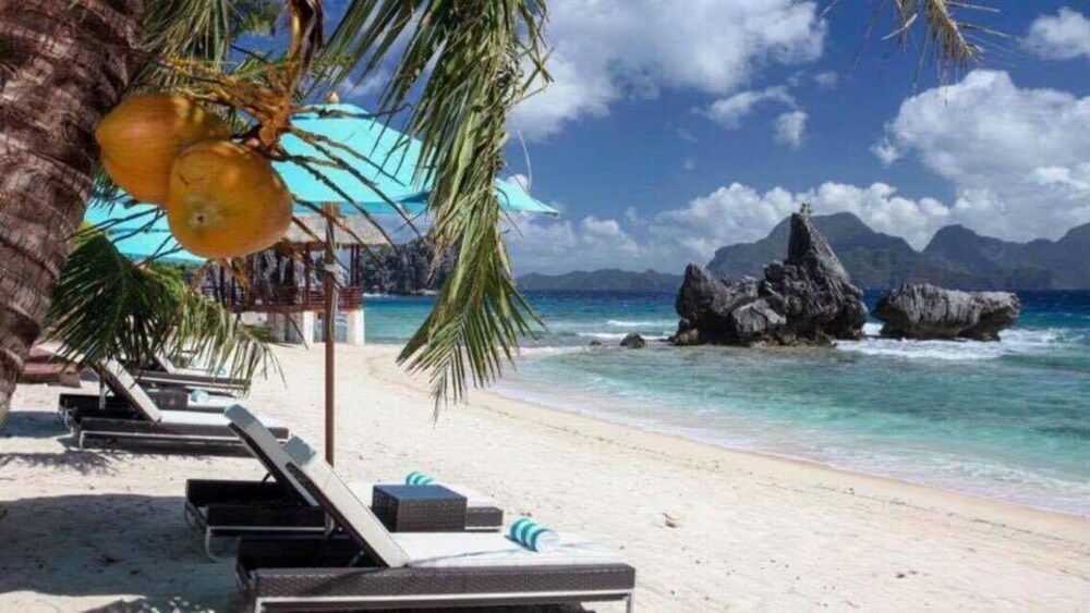 Outpost Hostel - Coron