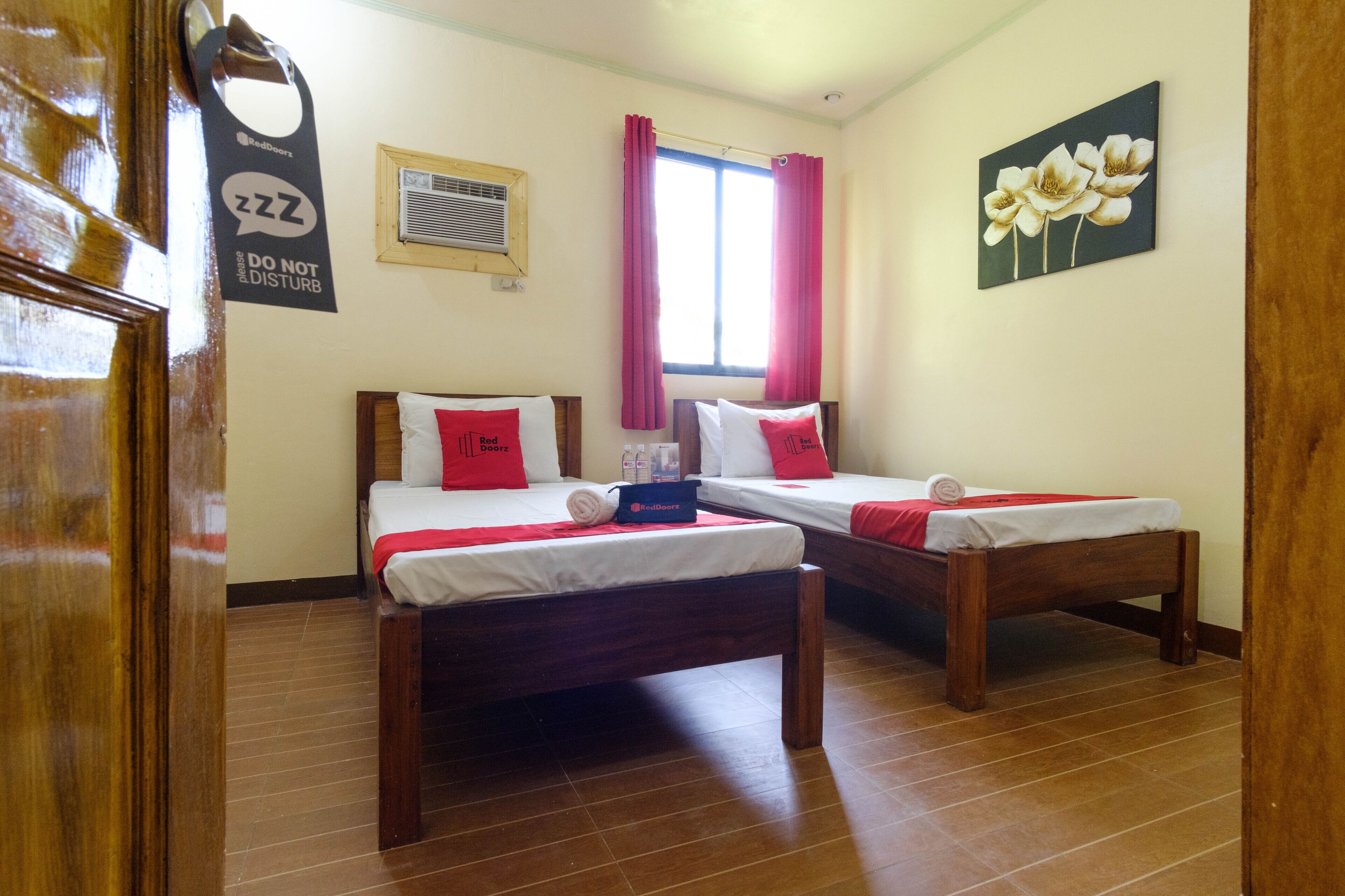 RedDoorz @ Poblacion 6 Coron
