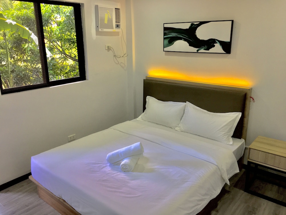 Sailing Inn Coron