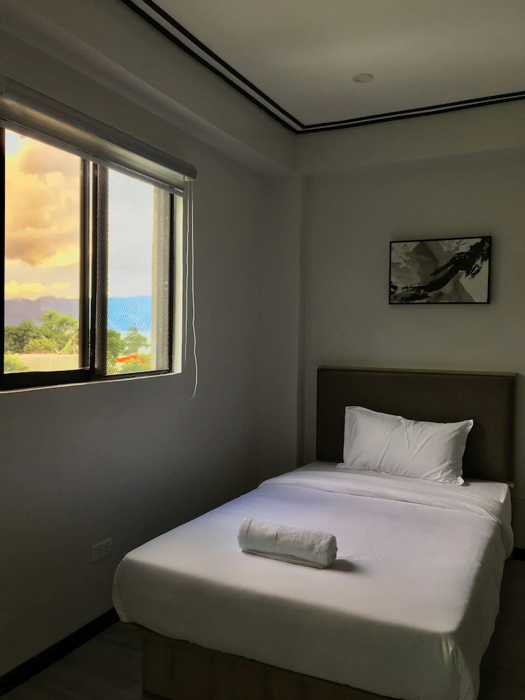 Sailing Inn Coron