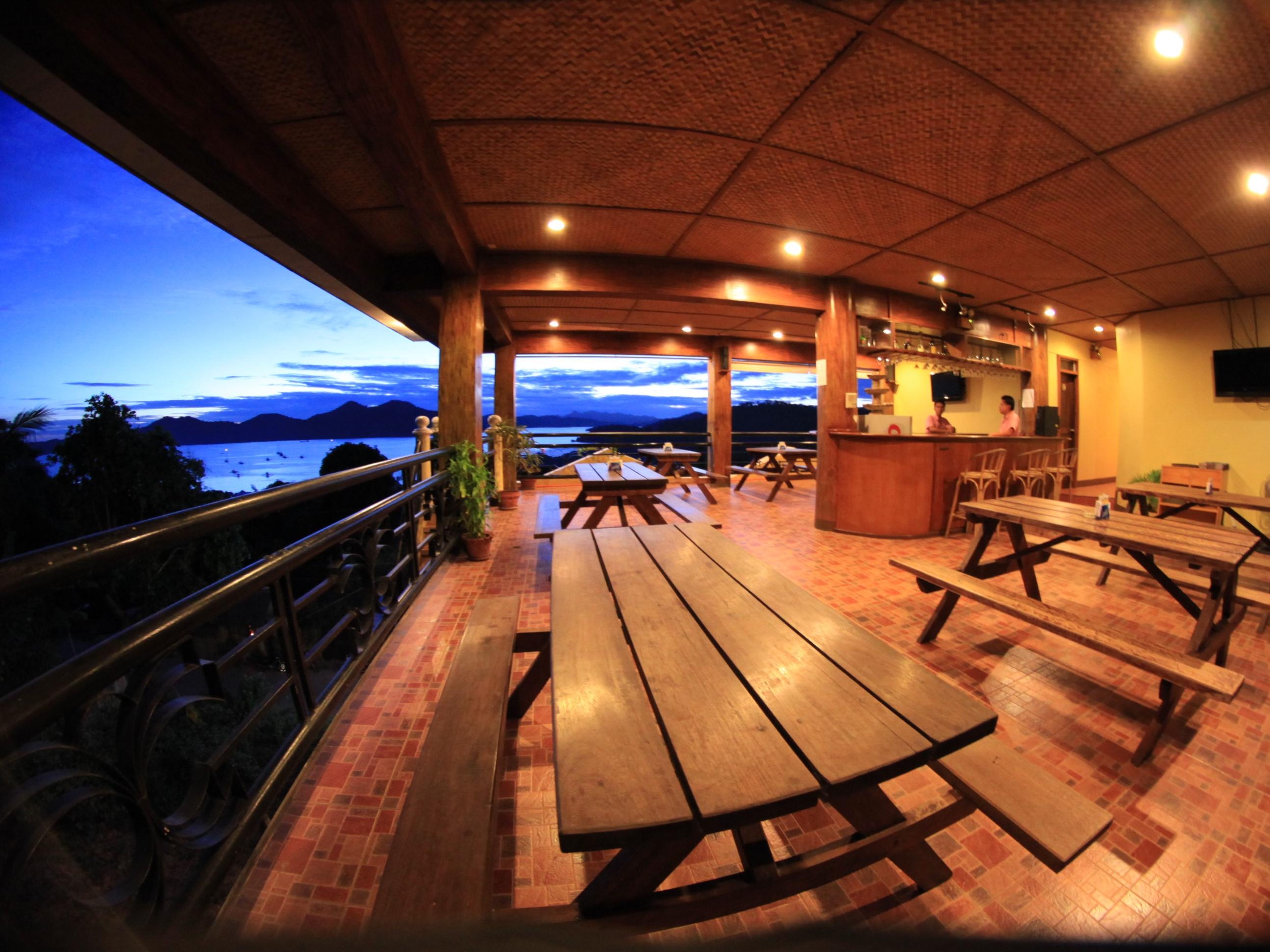 Tapyas View Deck Hotel