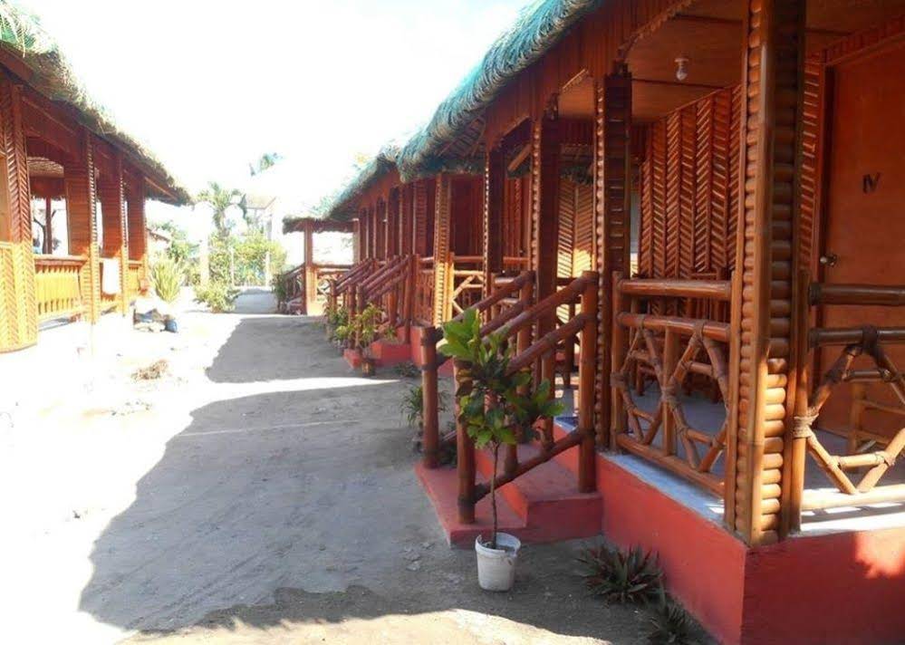 Mar and Em's Bamboo Cottages