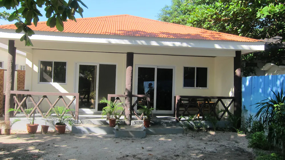 The Sharks Tail Dive Resort