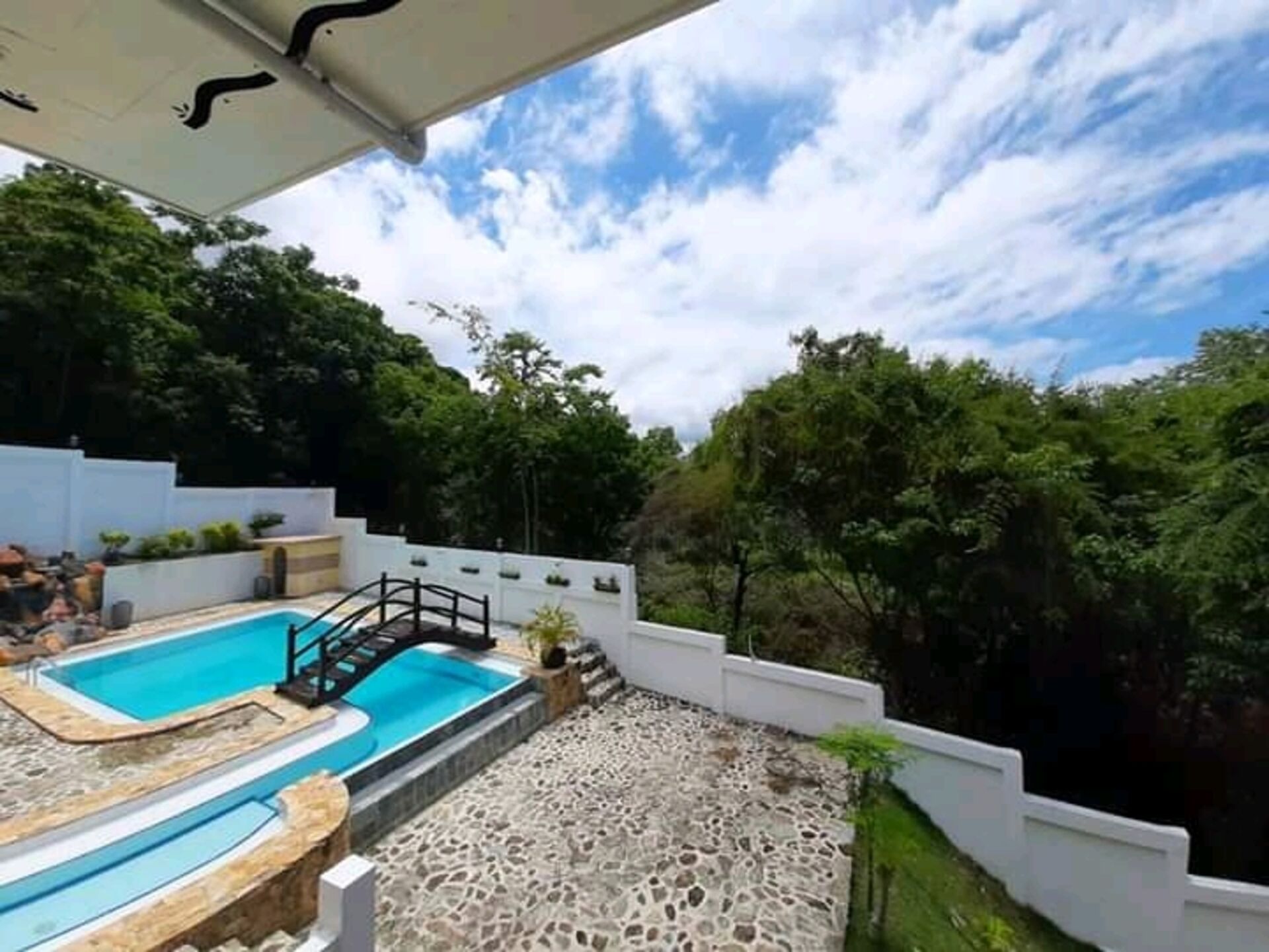 Canoy's Mansion Apartelle