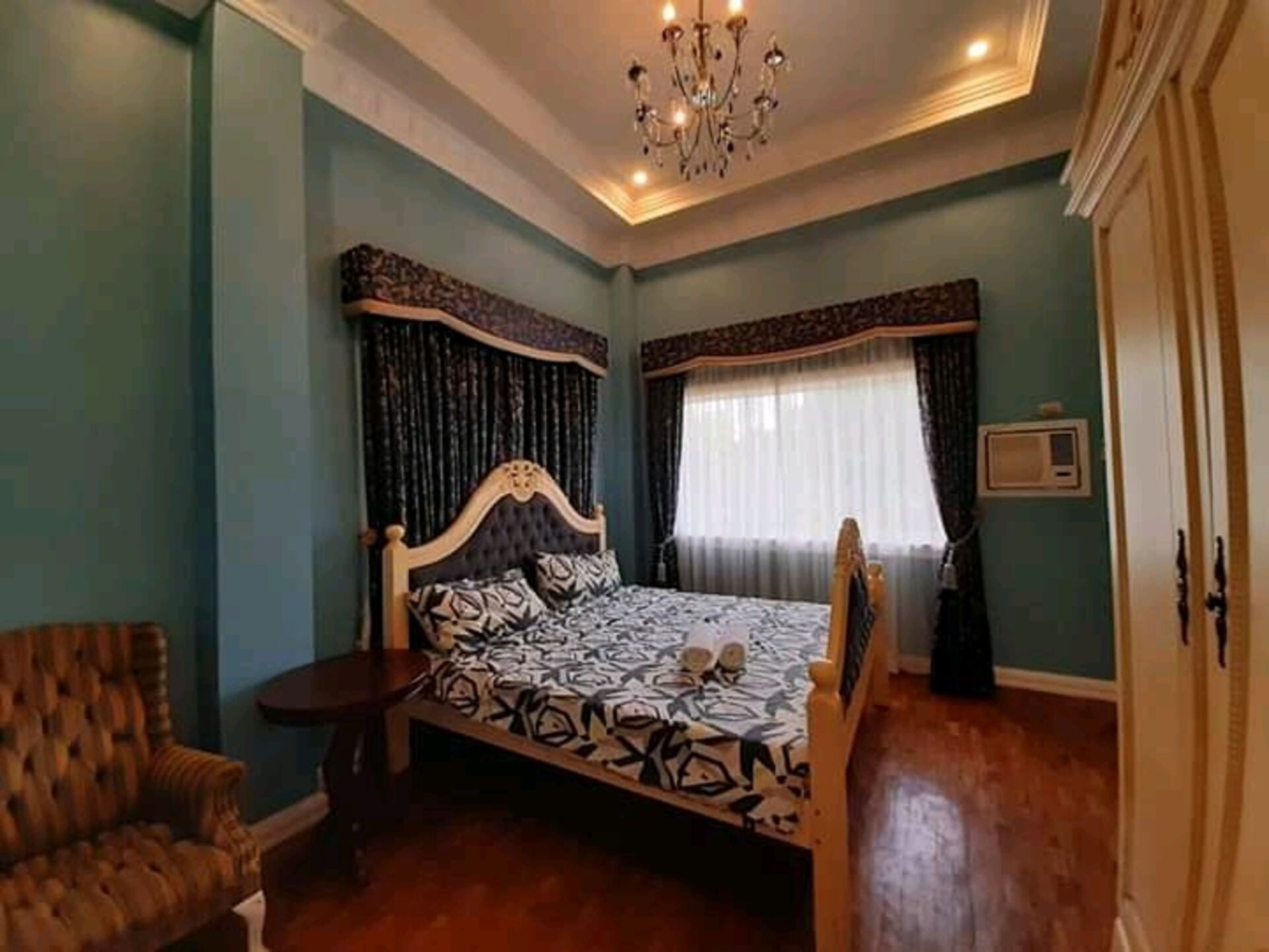 Canoy's Mansion Apartelle