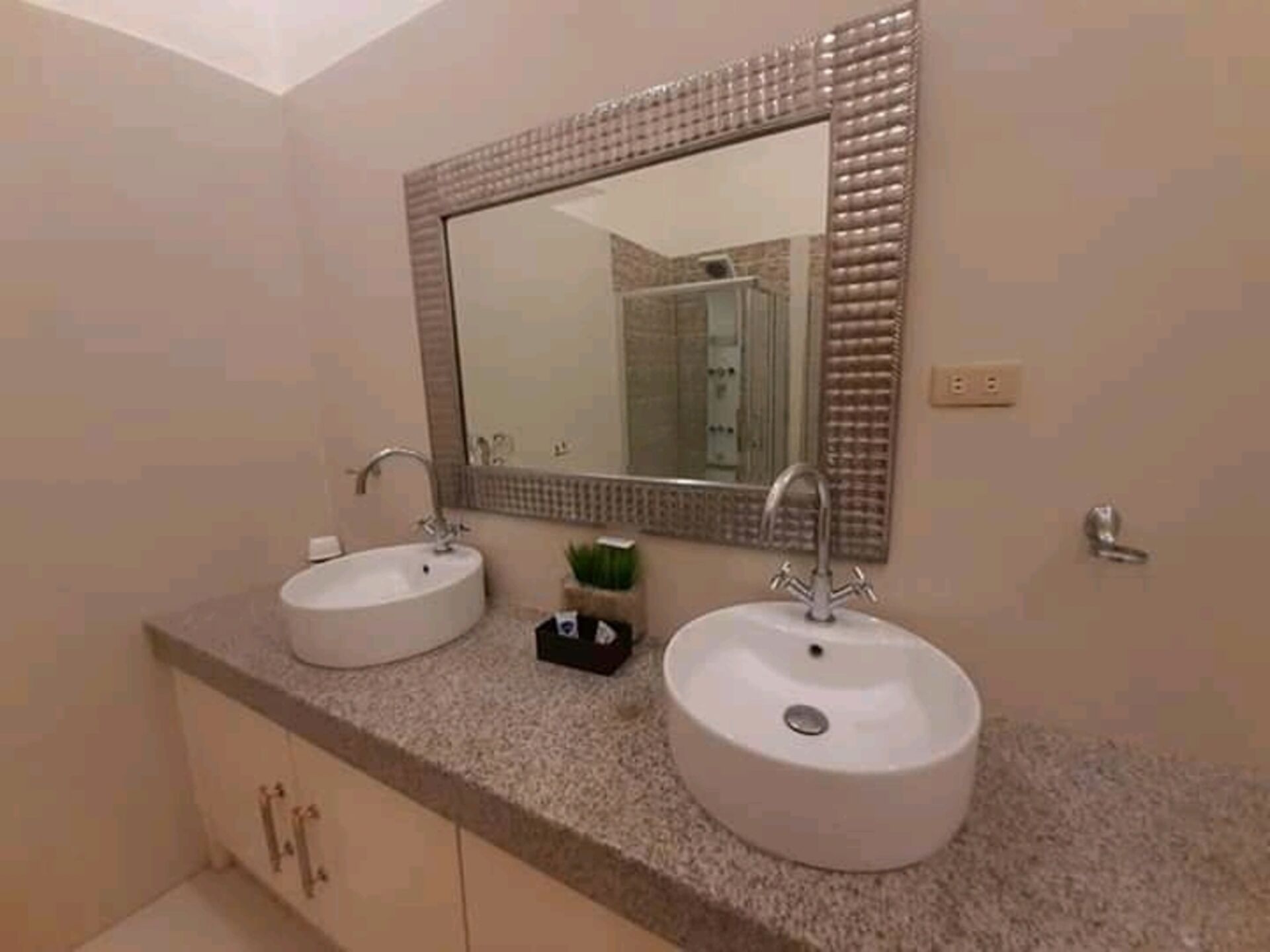 Canoy's Mansion Apartelle