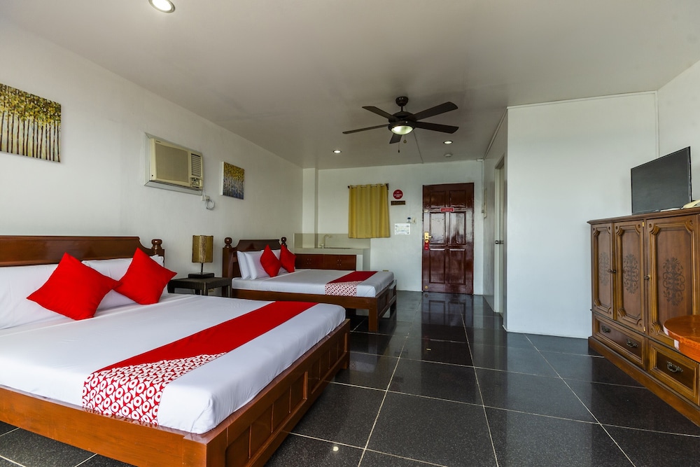 Dakong Bato Beach And Leisure Resort by OYO Rooms