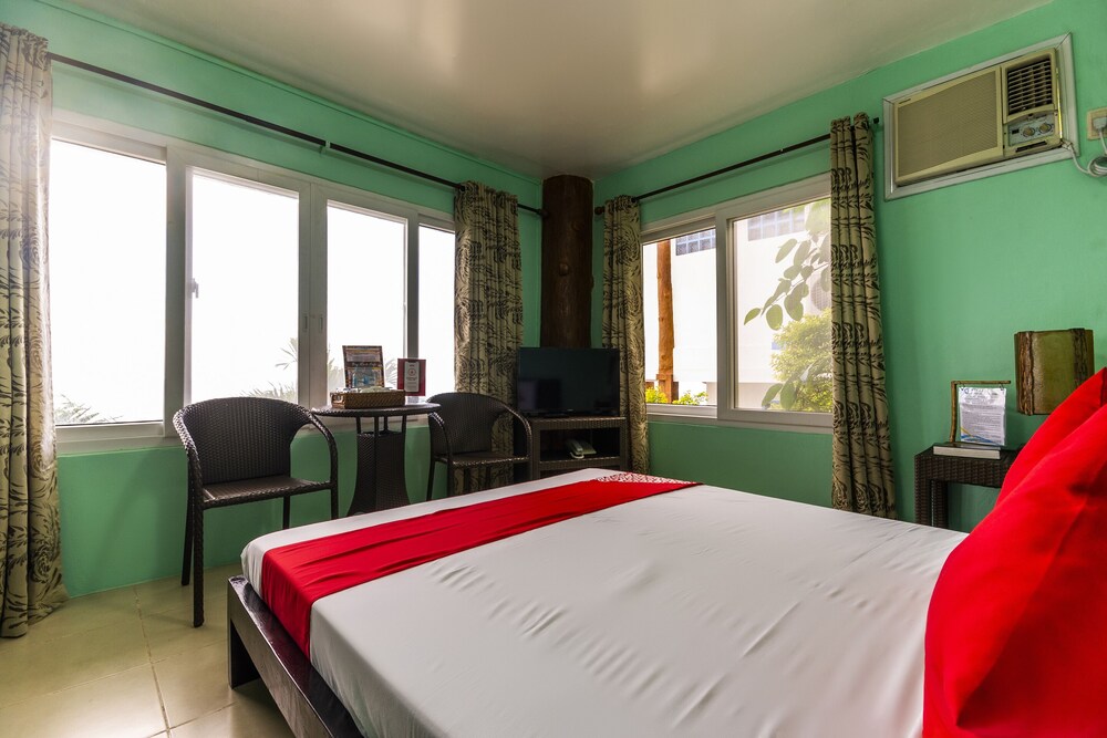 Dakong Bato Beach And Leisure Resort by OYO Rooms