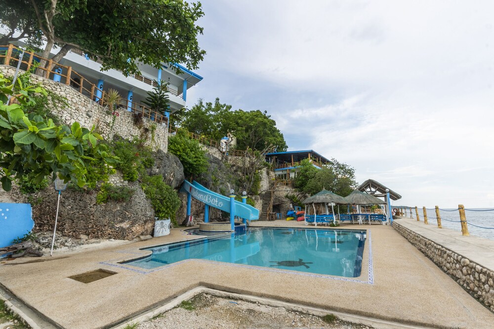 Dakong Bato Beach And Leisure Resort by OYO Rooms