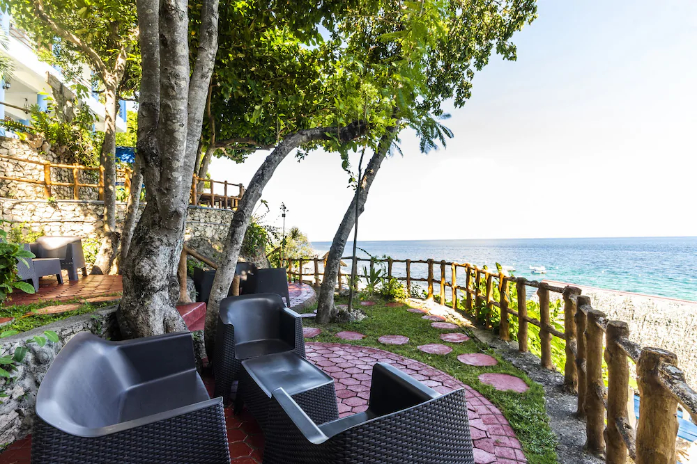 Dakong Bato Beach And Leisure Resort by OYO Rooms
