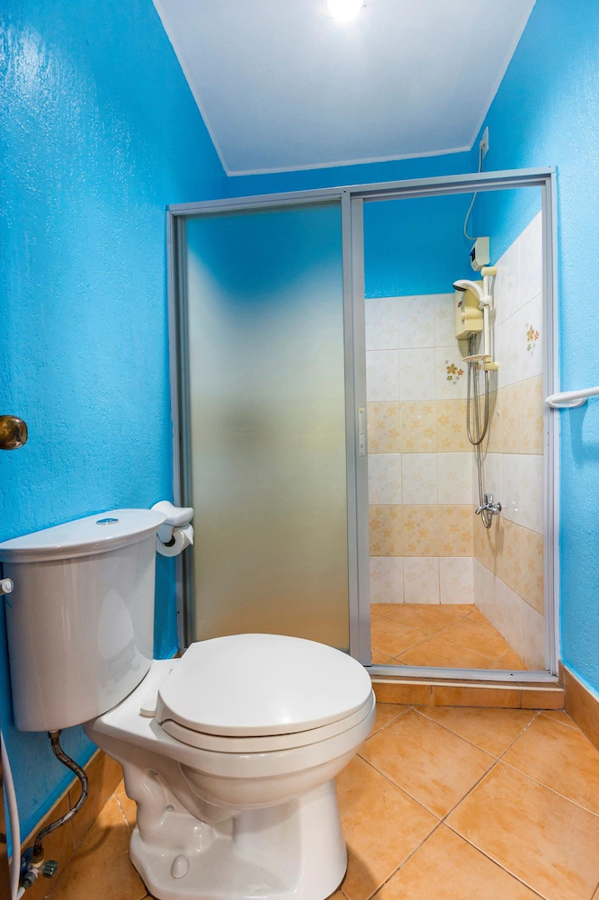 Dakong Bato Beach And Leisure Resort by OYO Rooms