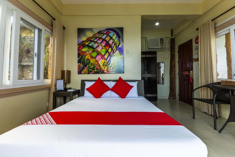 Dakong Bato Beach And Leisure Resort by OYO Rooms