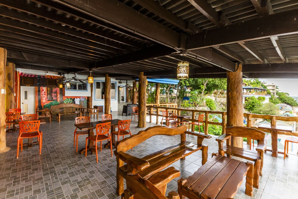 Dakong Bato Beach And Leisure Resort by OYO Rooms