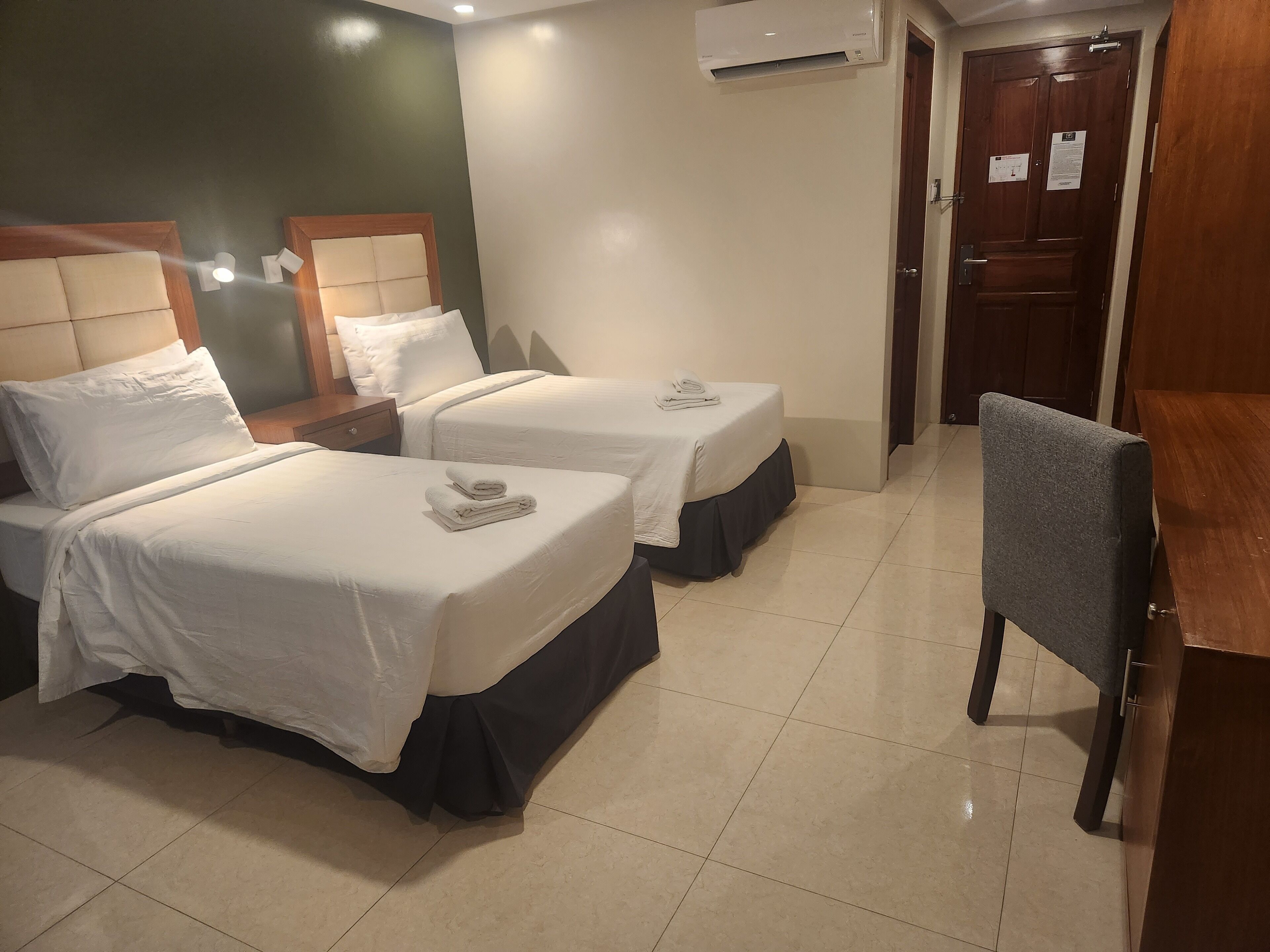 Hotel Herencia 625