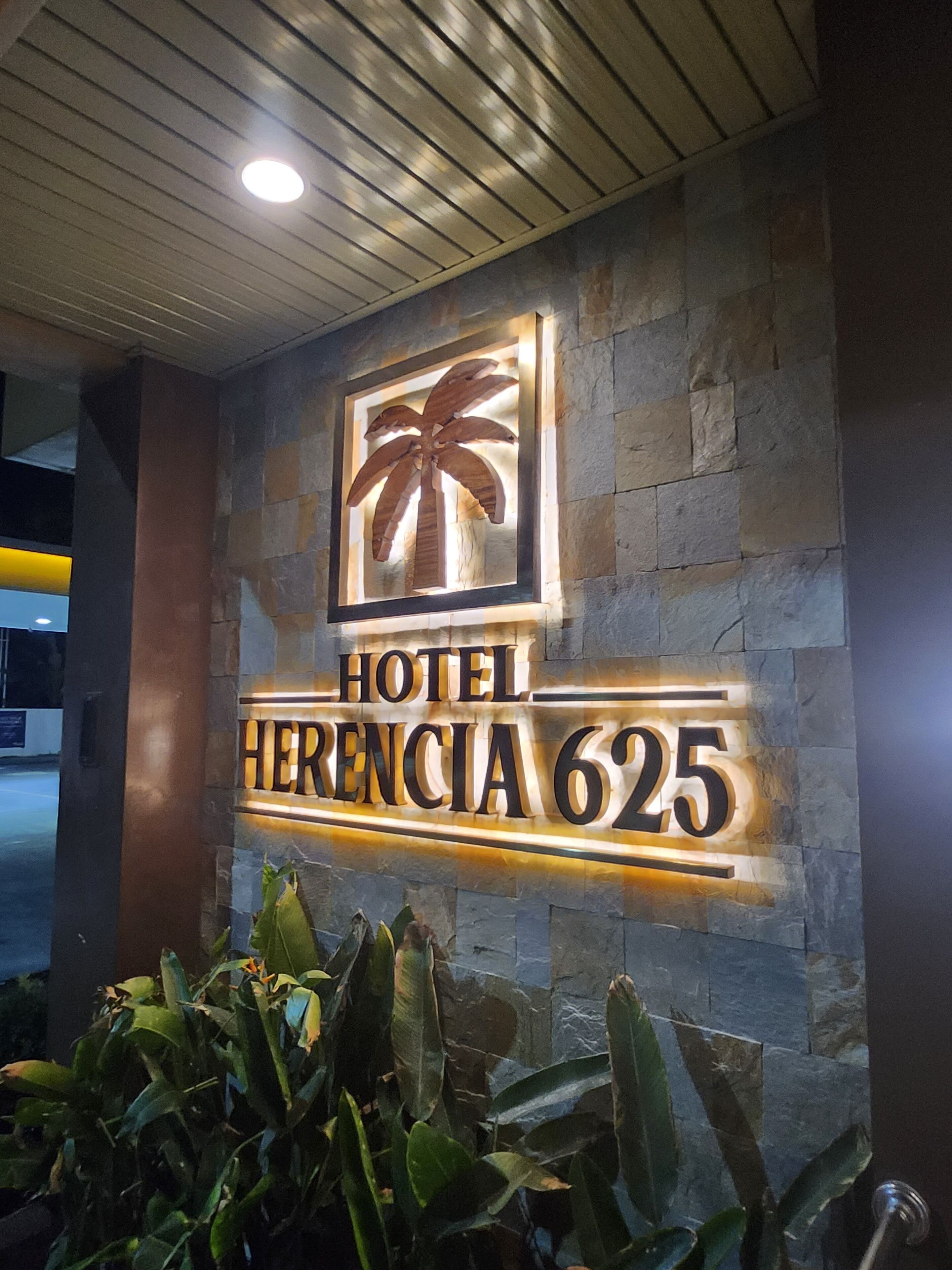 Hotel Herencia 625
