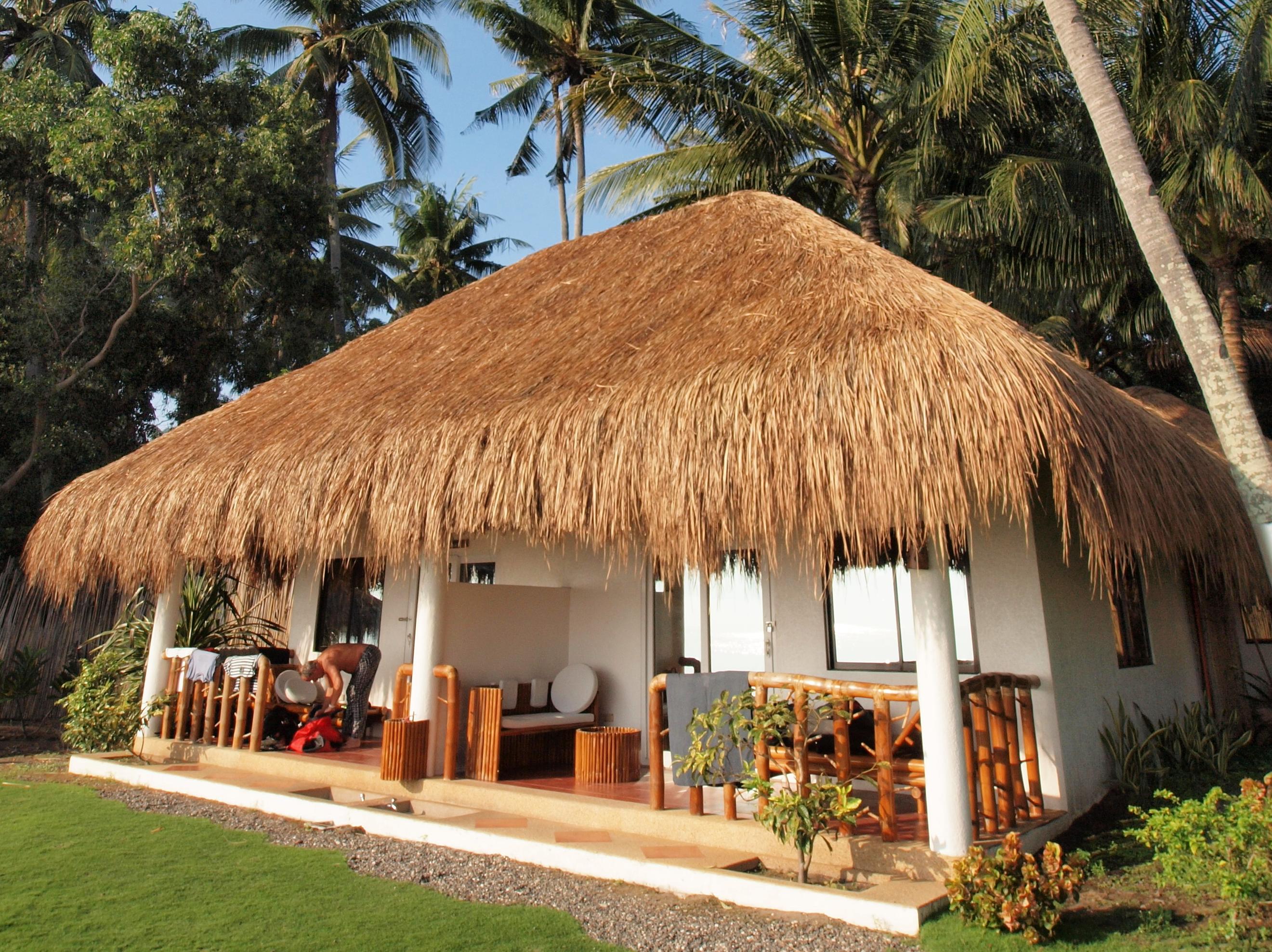 Pura Vida Beach & Dive Resort