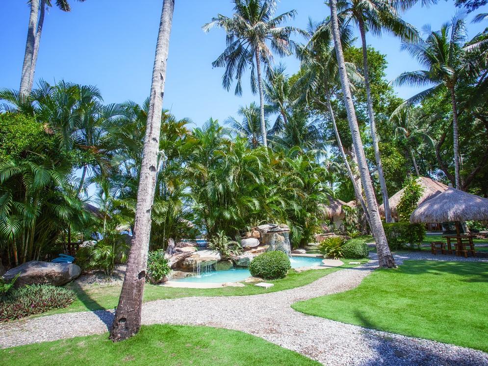 Pura Vida Beach & Dive Resort