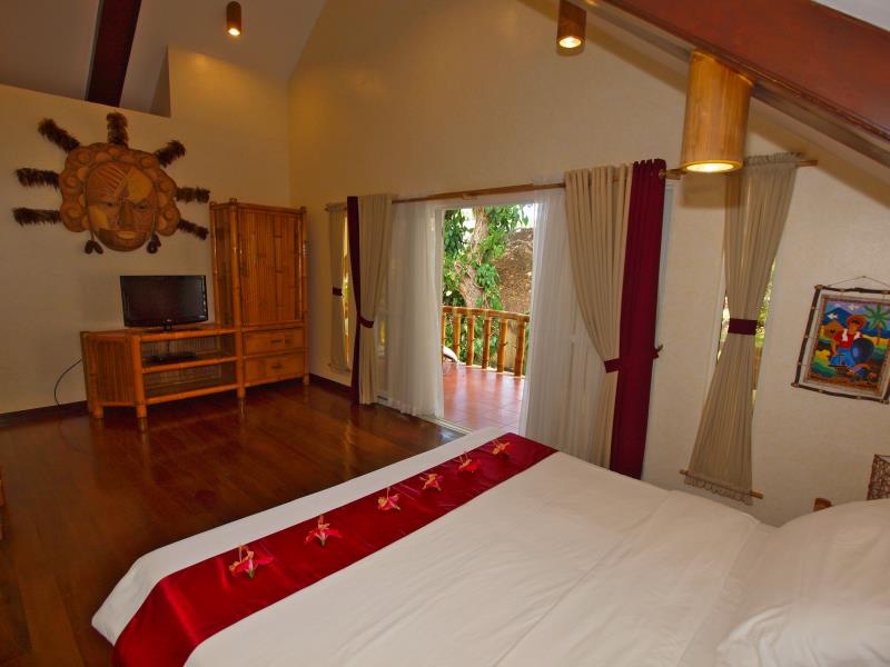 Pura Vida Beach & Dive Resort