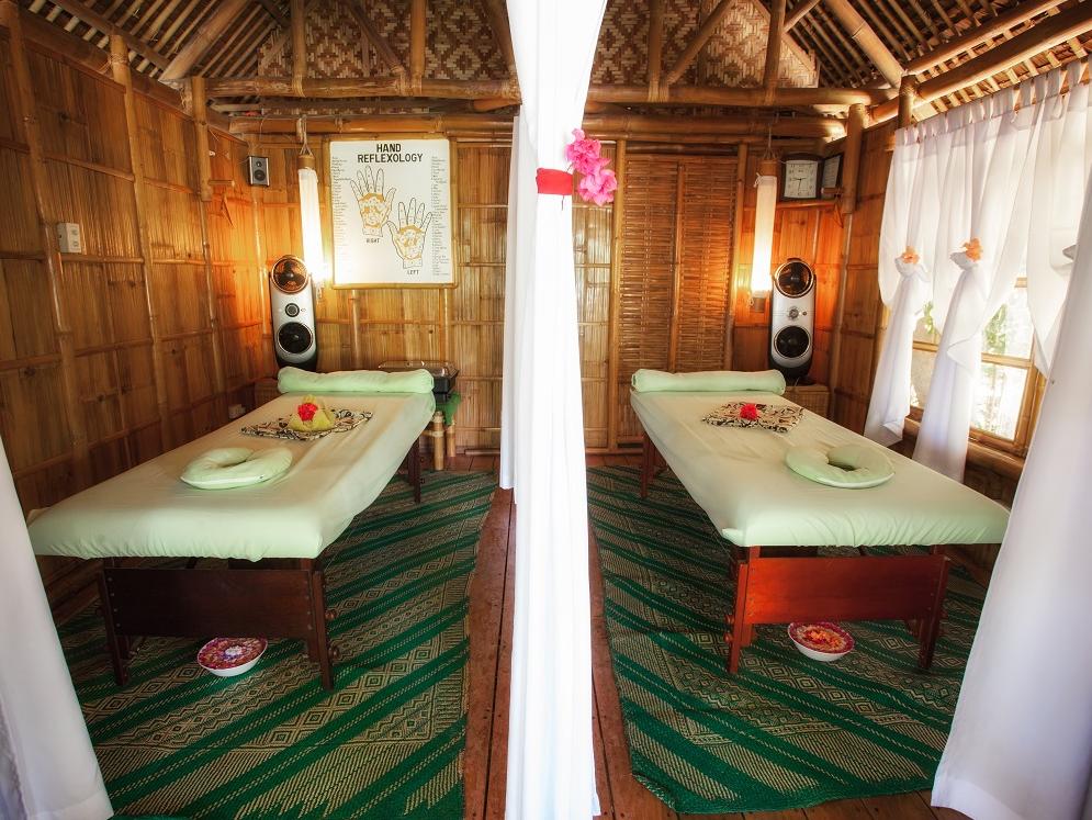 Pura Vida Beach & Dive Resort