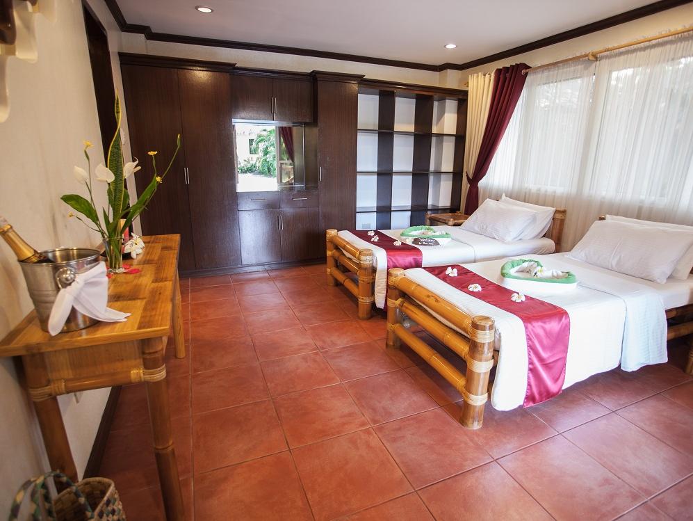 Pura Vida Beach & Dive Resort