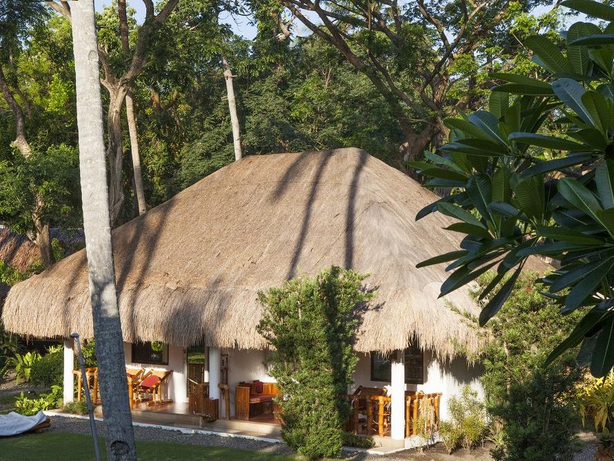 Pura Vida Beach & Dive Resort