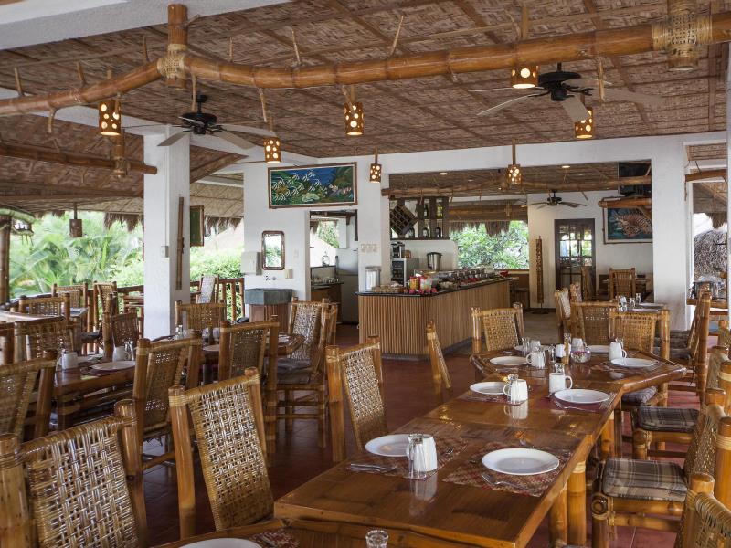 Pura Vida Beach & Dive Resort