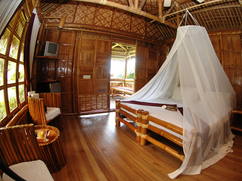 Pura Vida Beach & Dive Resort
