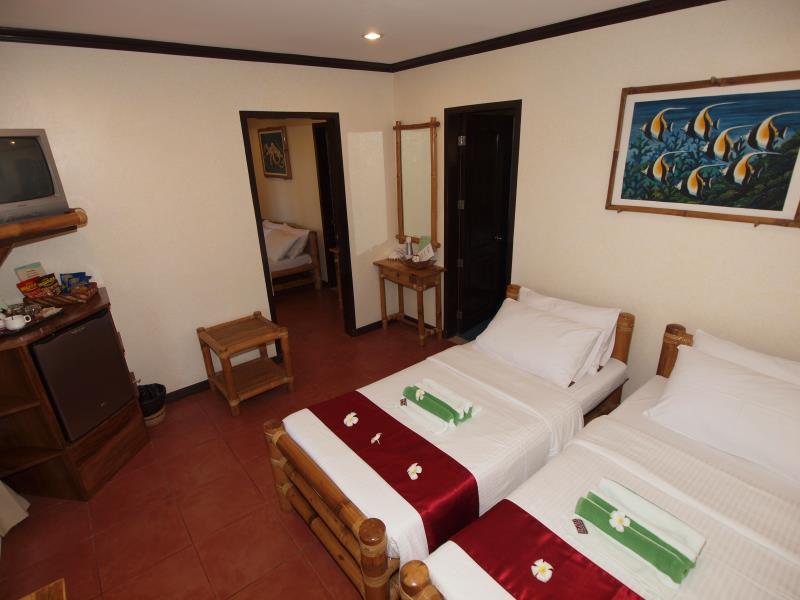 Pura Vida Beach & Dive Resort