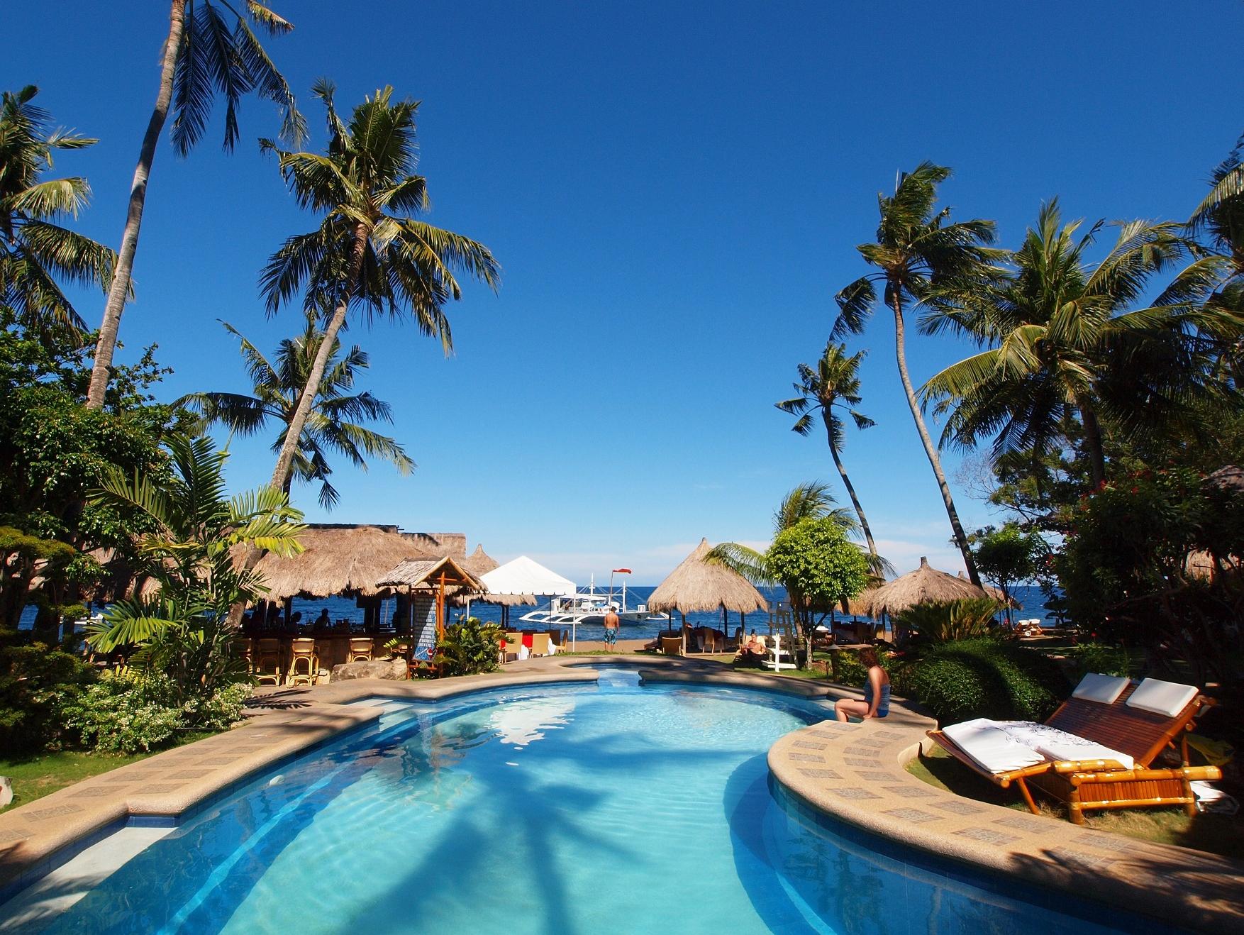 Pura Vida Beach & Dive Resort