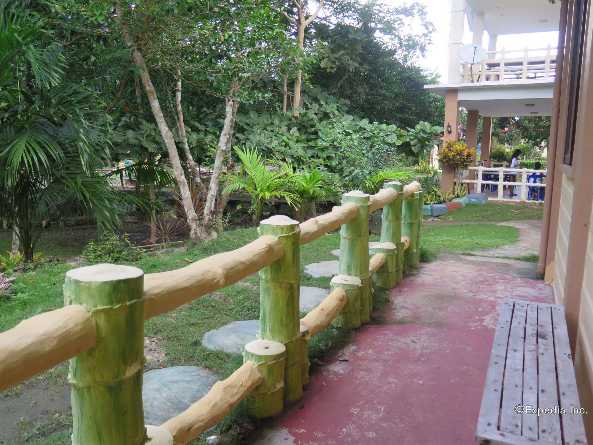 Alexis Cliff Dive Resort