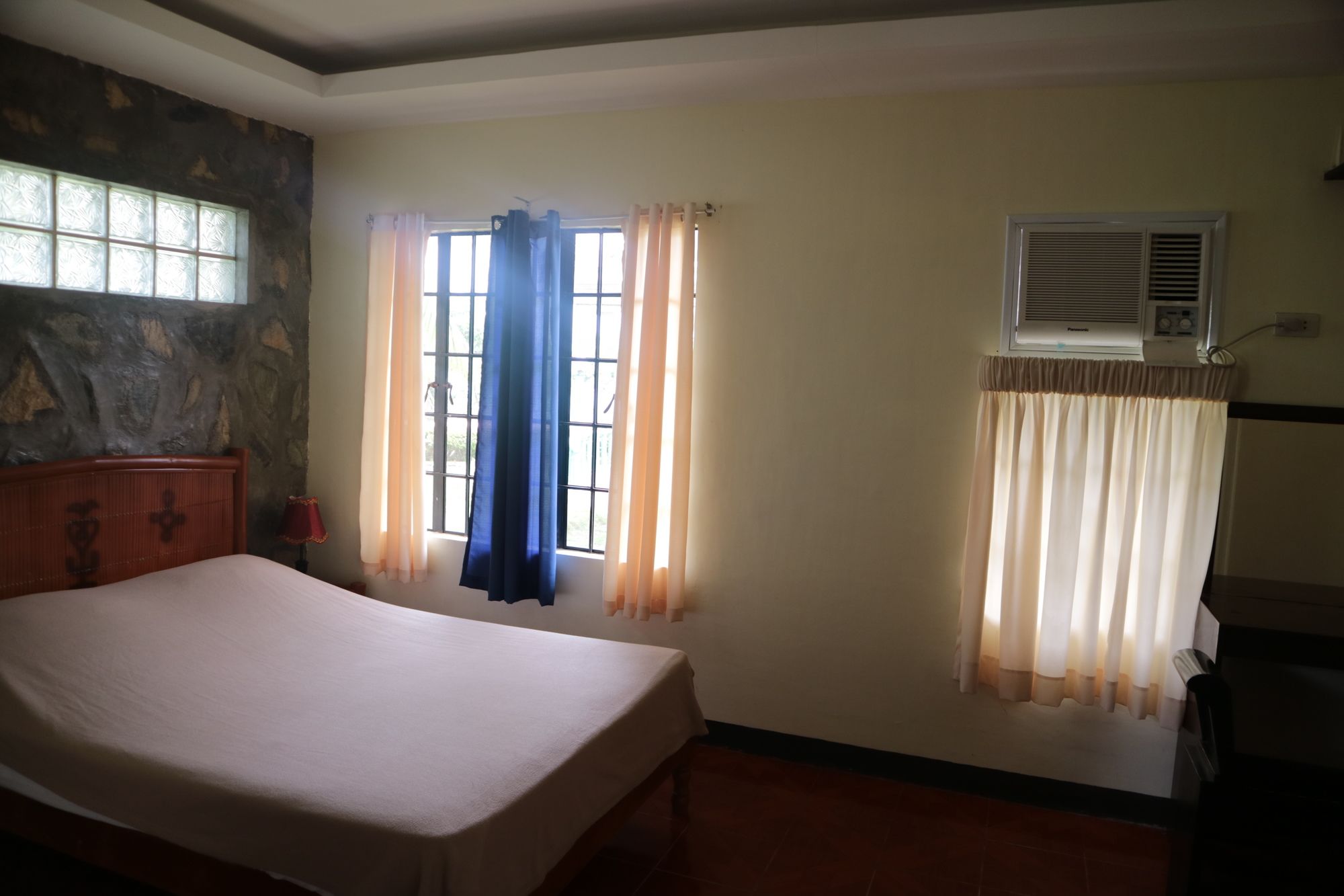 Hidden Coral Diver's Club And Resort