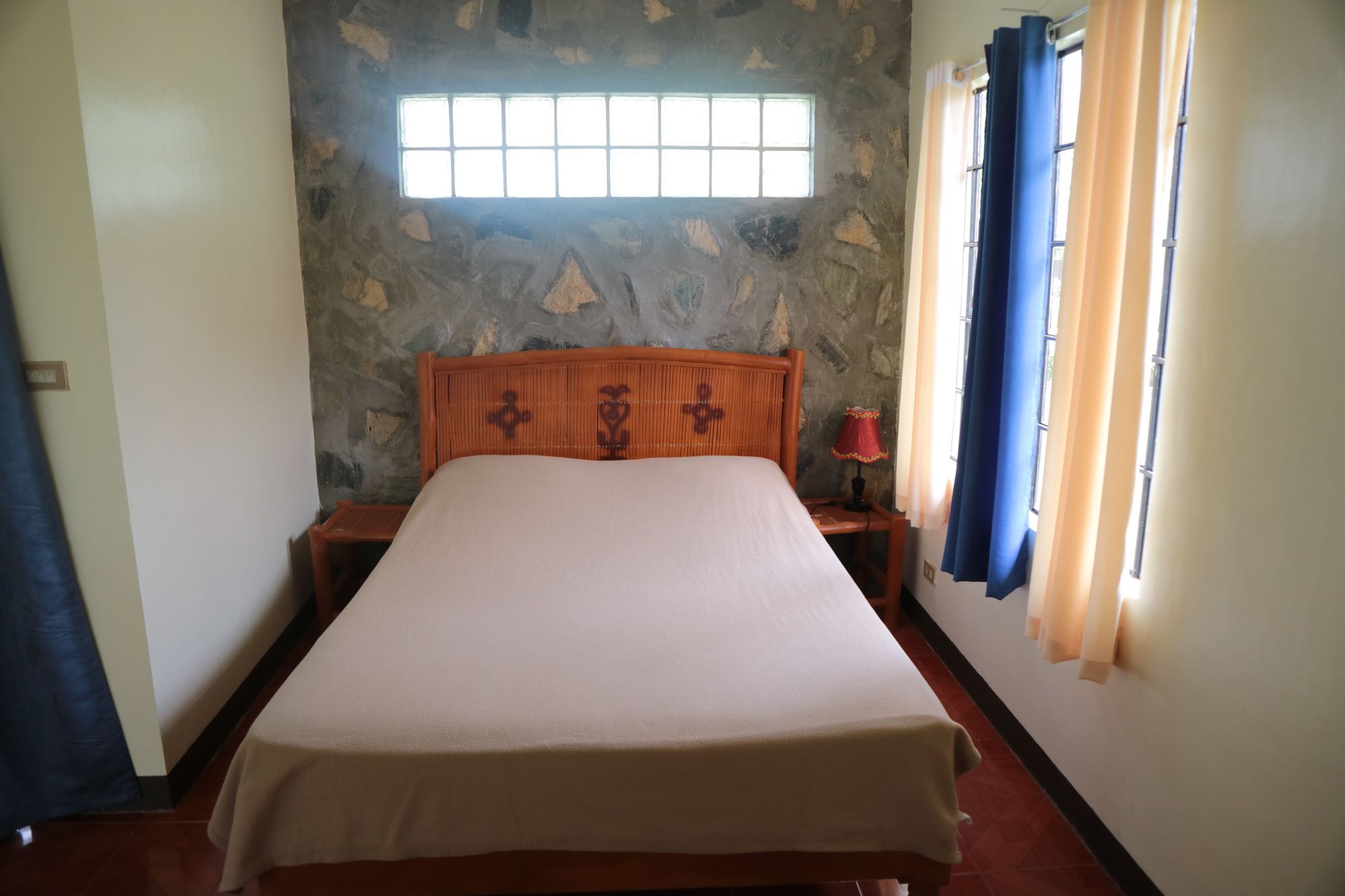 Hidden Coral Diver's Club And Resort