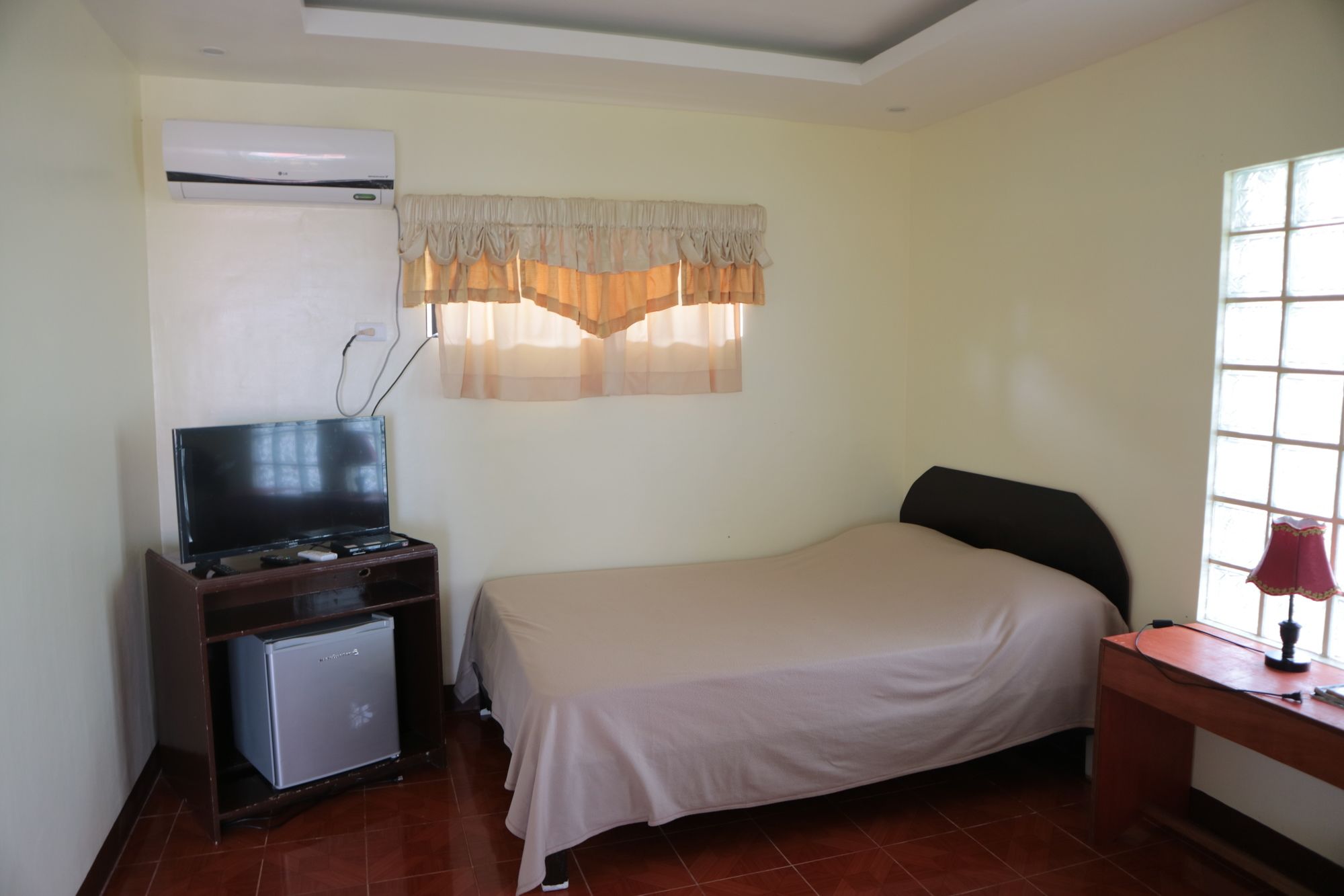 Hidden Coral Diver's Club And Resort