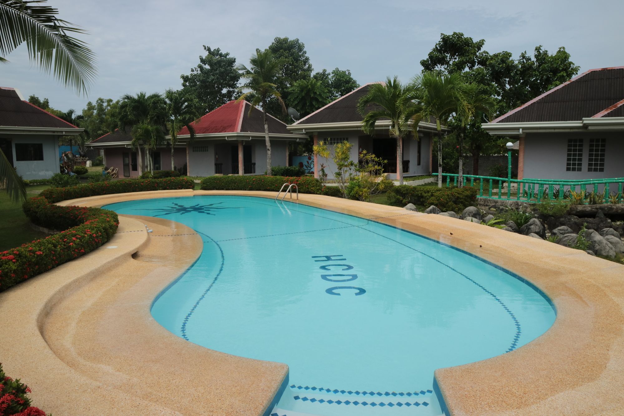 Hidden Coral Diver's Club And Resort