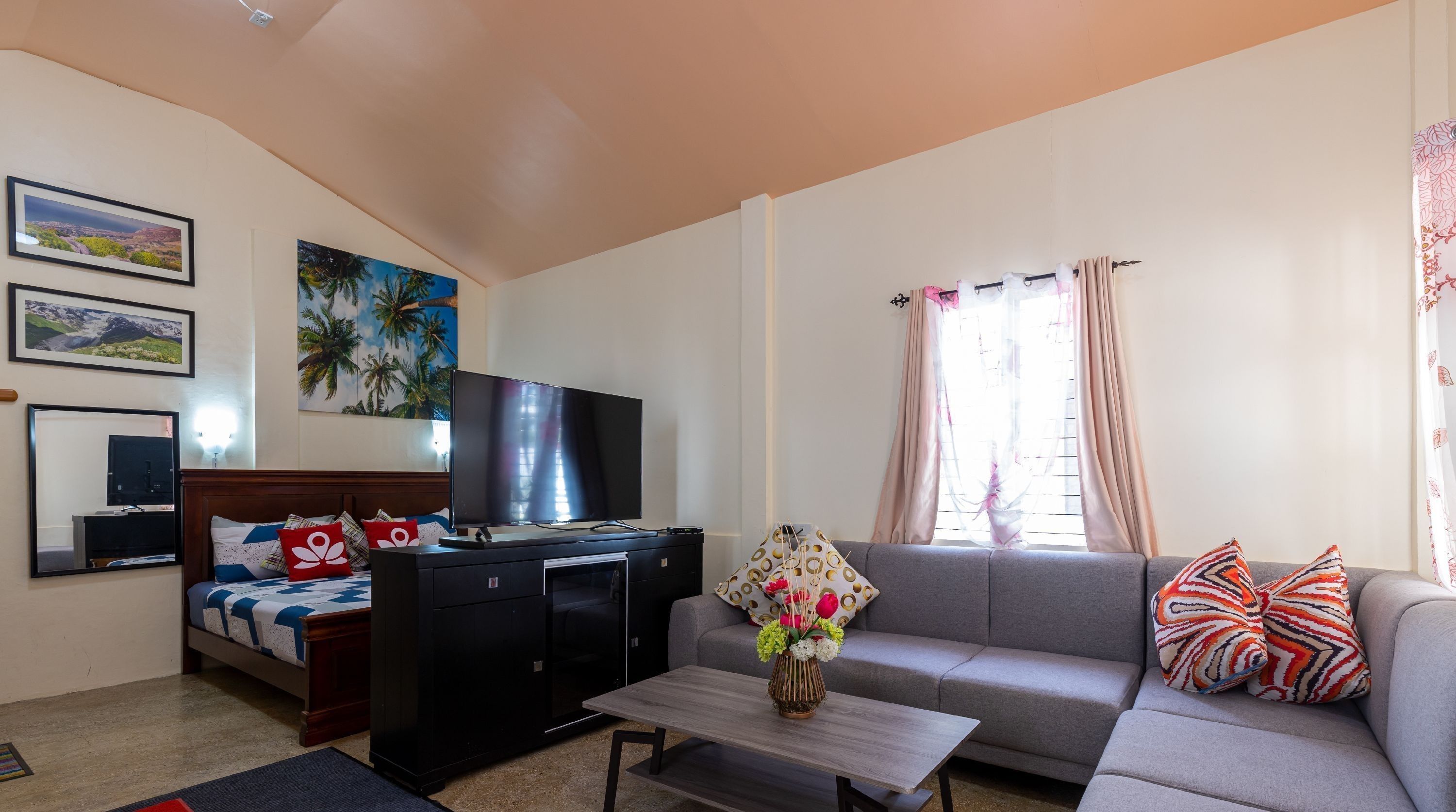 Icebear Bar and Tourist Inn by ZEN Rooms