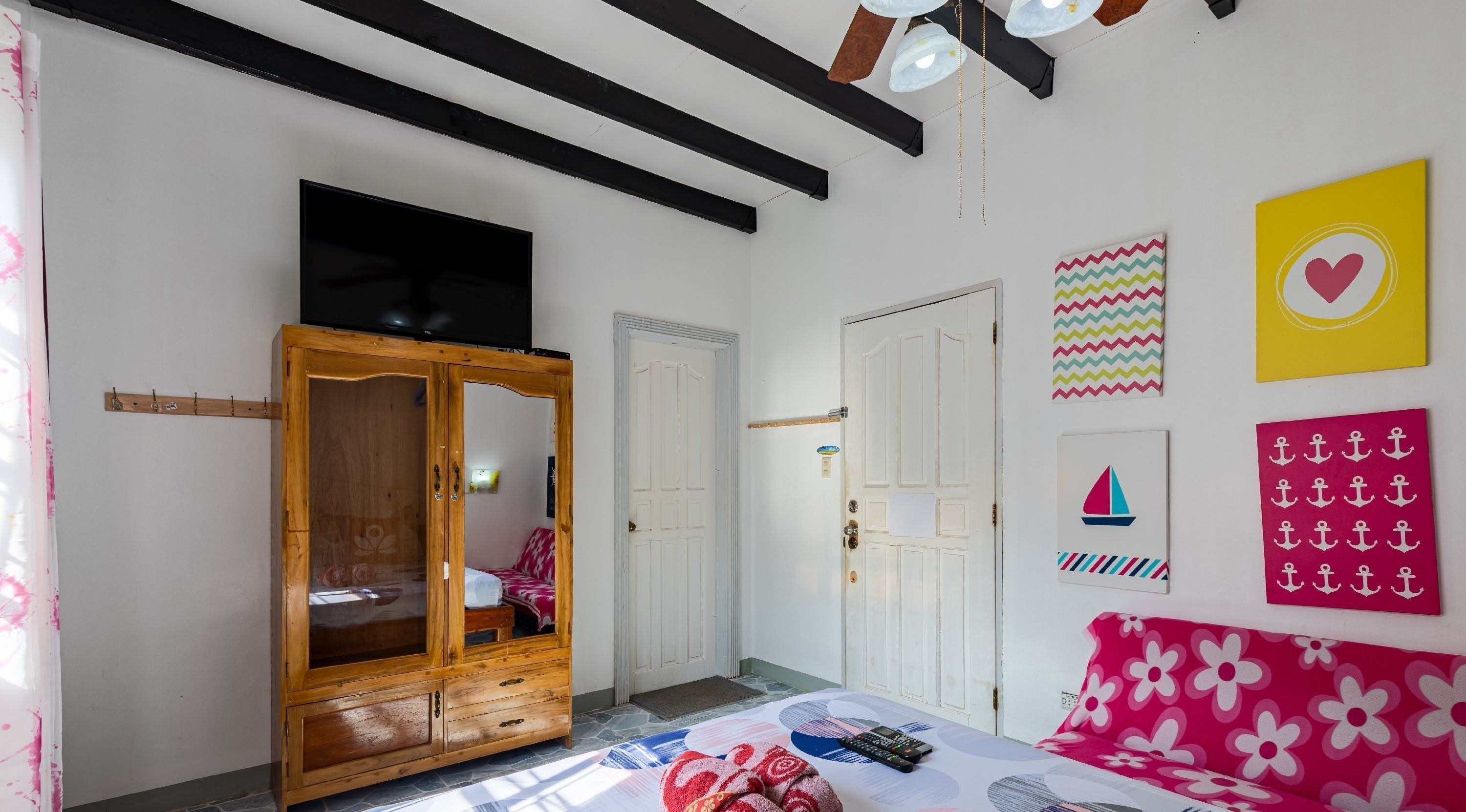 Icebear Bar and Tourist Inn by ZEN Rooms