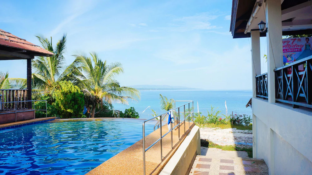 La Veranda Beach Resort by RedDoorz