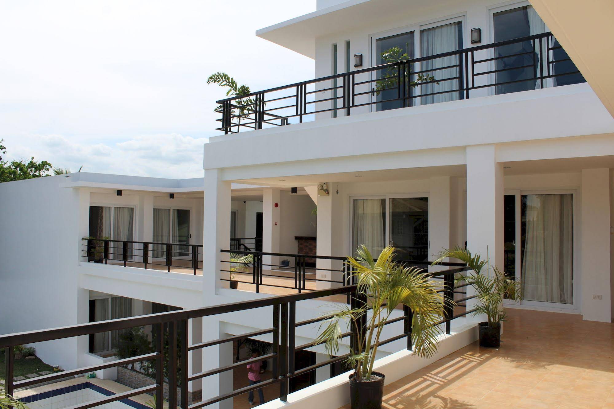 Be-ing Suites