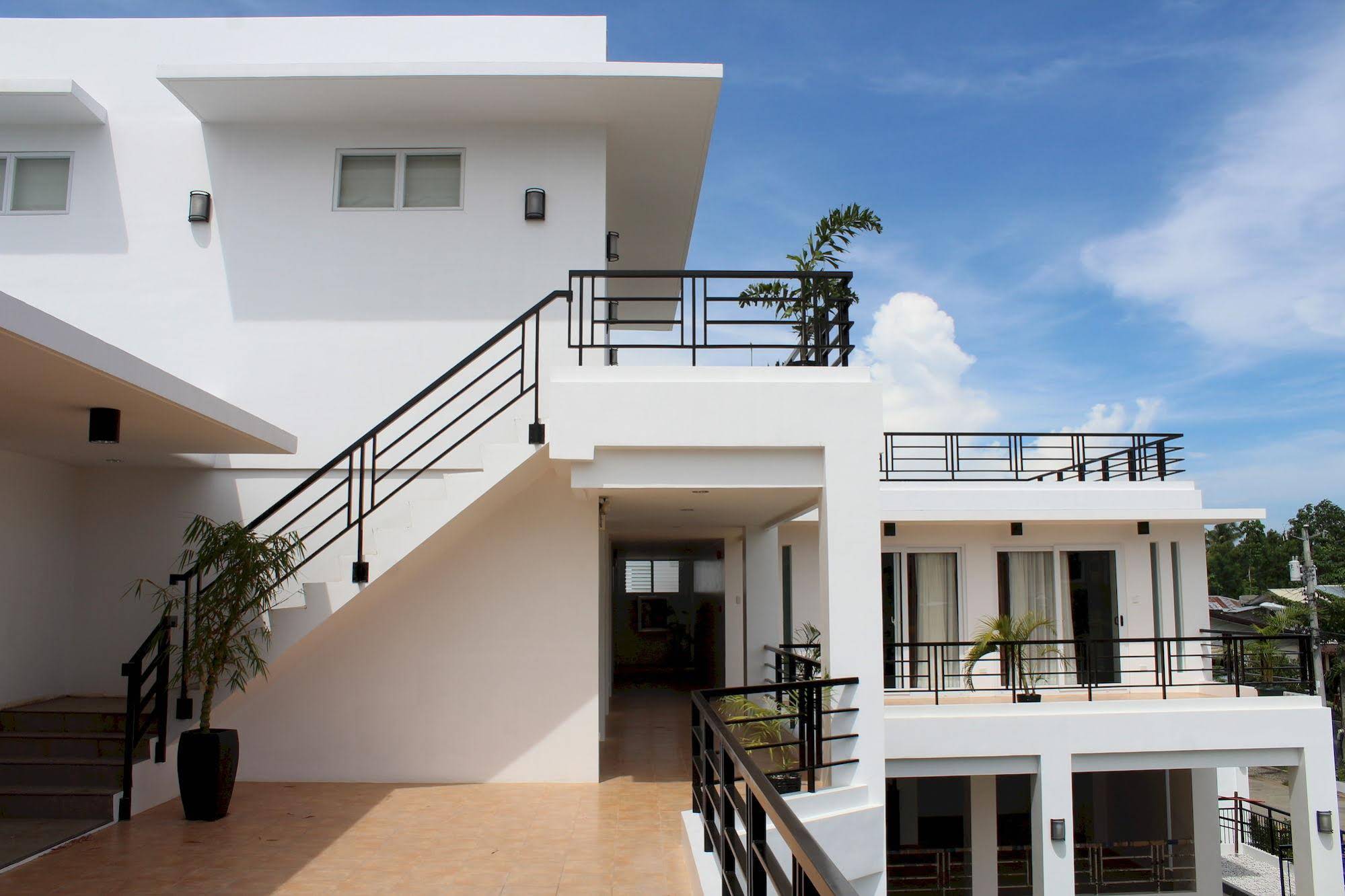 Be-ing Suites