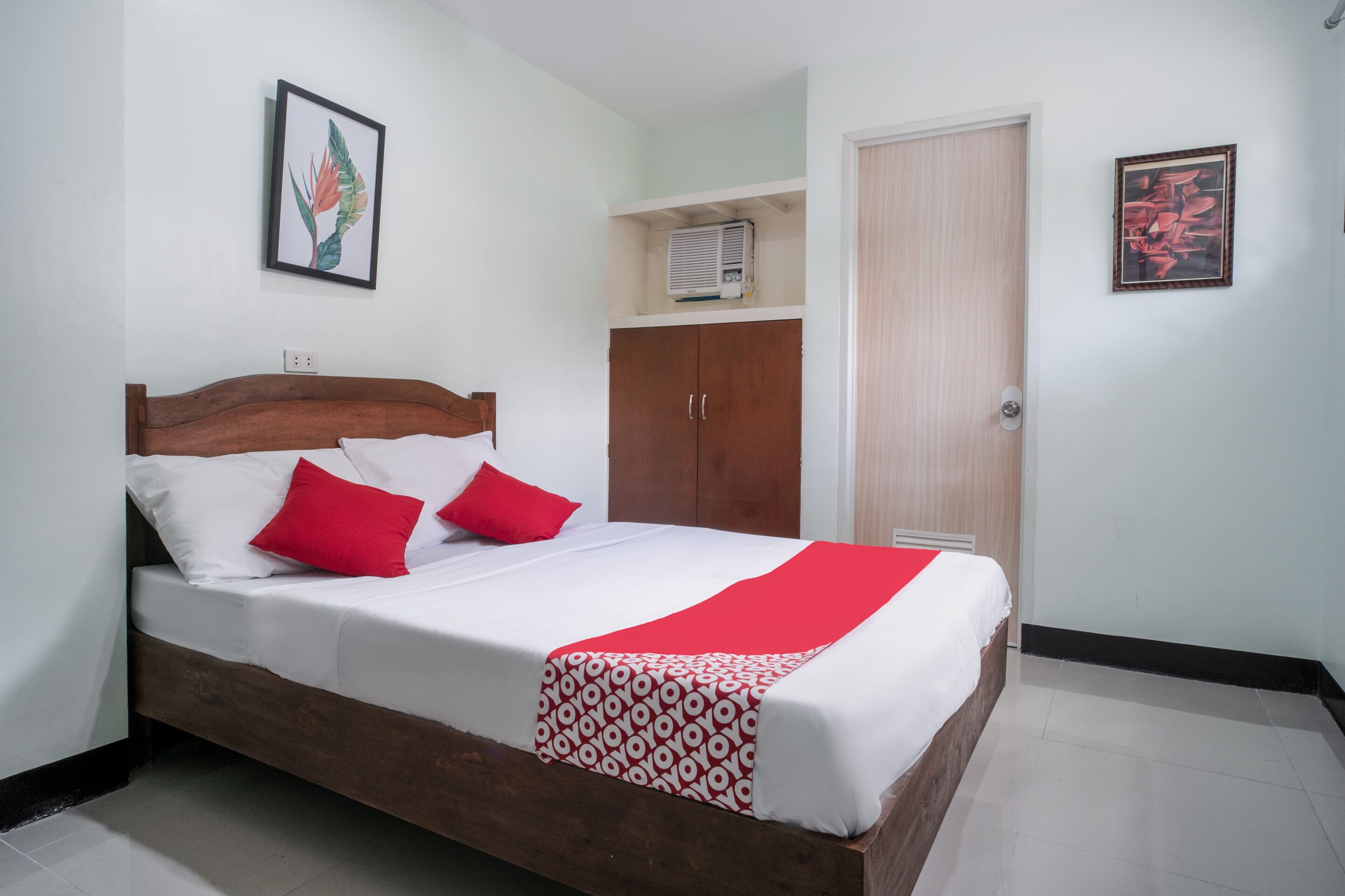 Chateau Cinco Dormitel by OYO Rooms