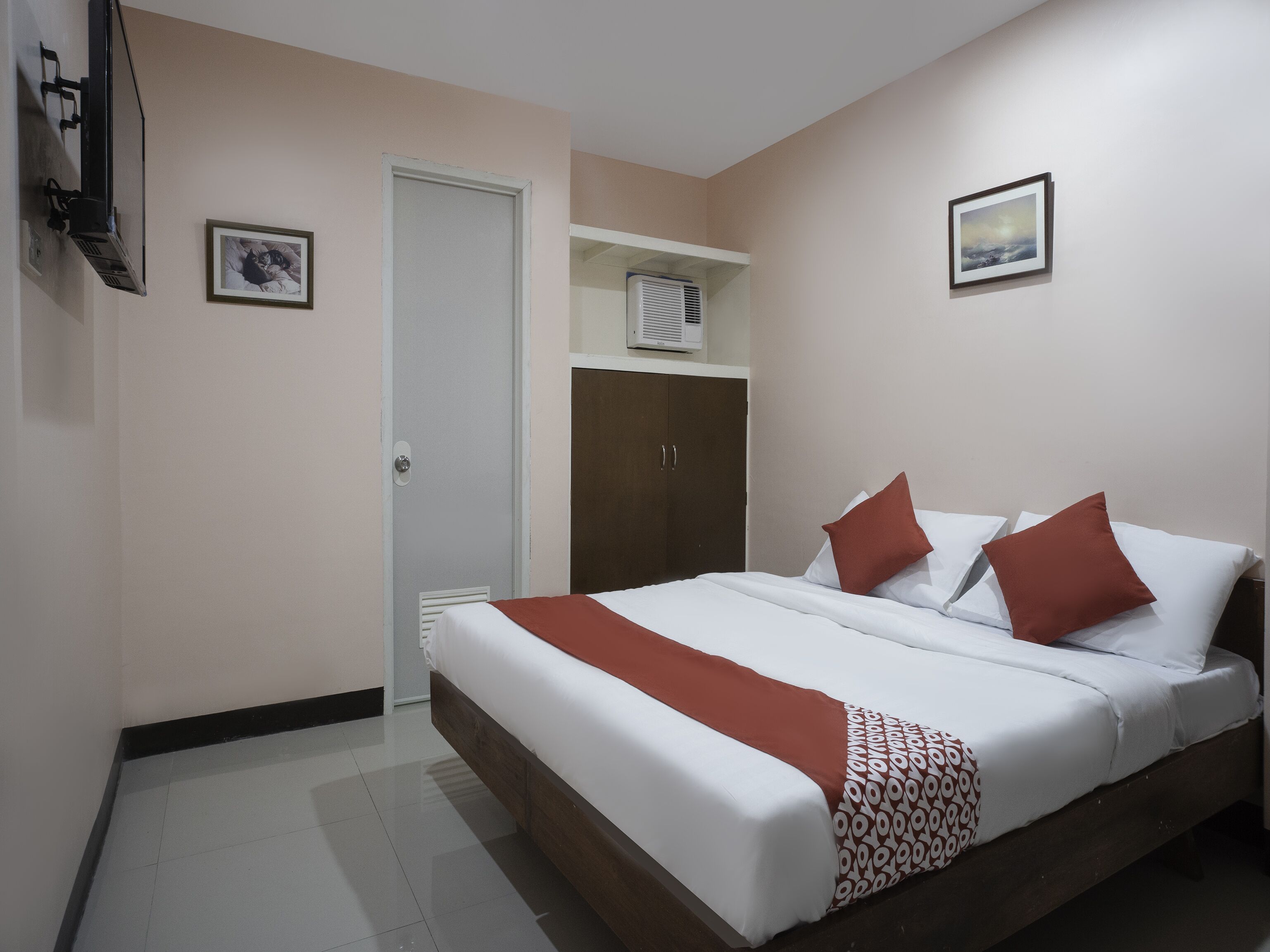 Chateau Cinco Dormitel by OYO Rooms