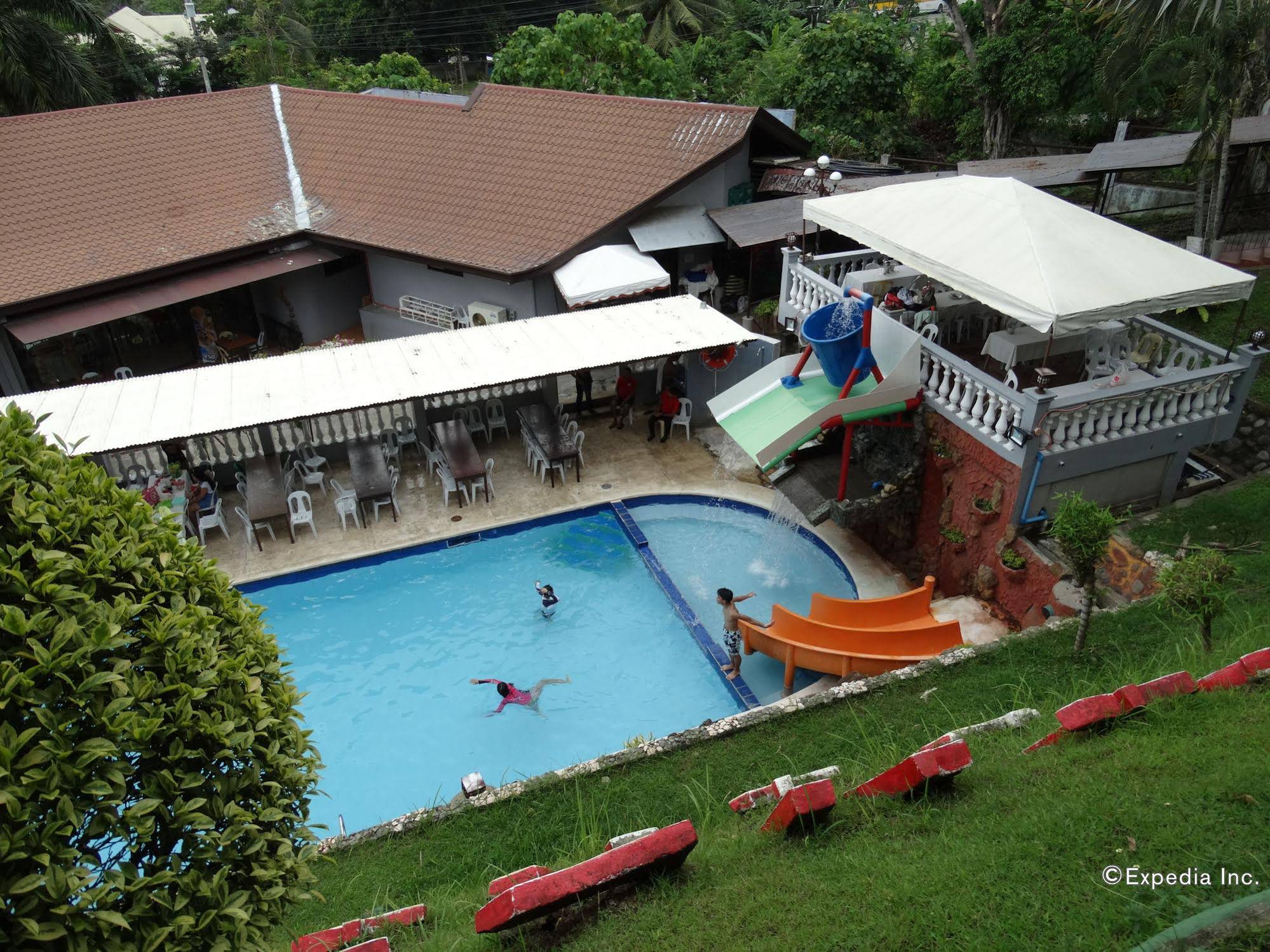 D’Japanese Tunnel Family Resort