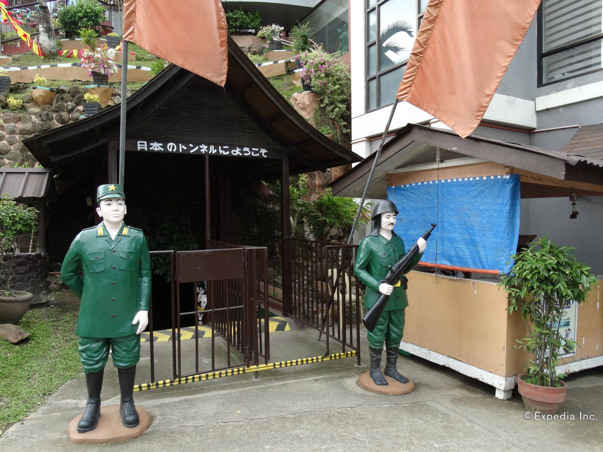 D’Japanese Tunnel Family Resort