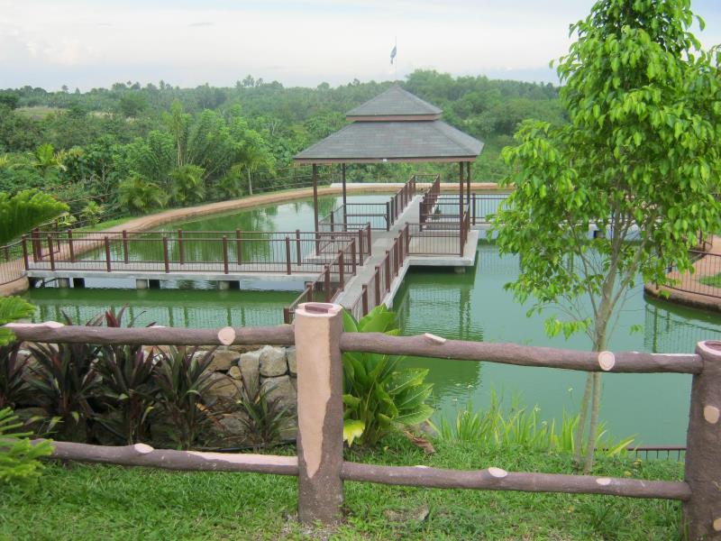 D Leonor Inland Resort and Adventure Park