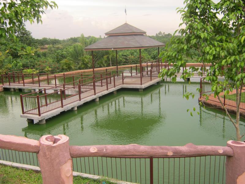 D Leonor Inland Resort and Adventure Park