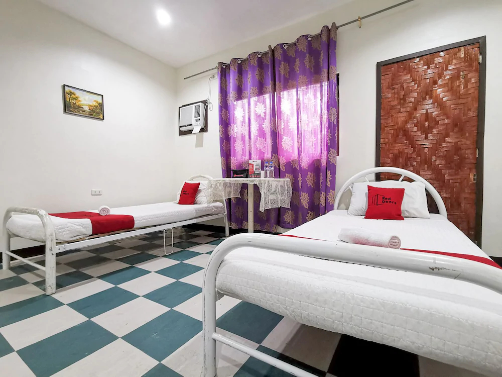 GK Business Hotel by RedDoorz