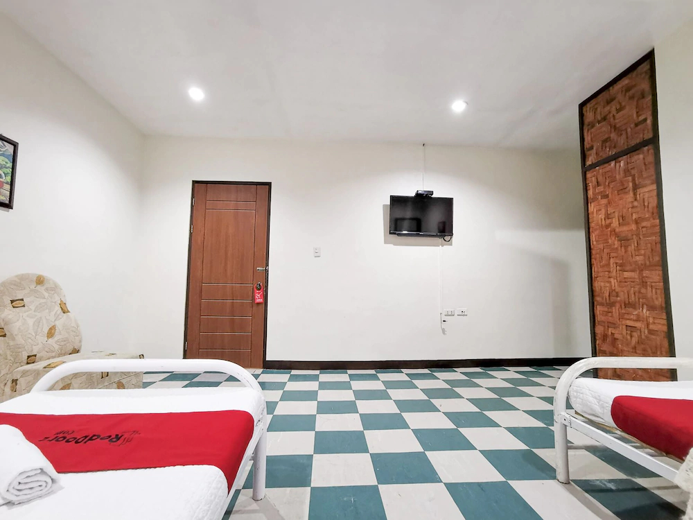 GK Business Hotel by RedDoorz