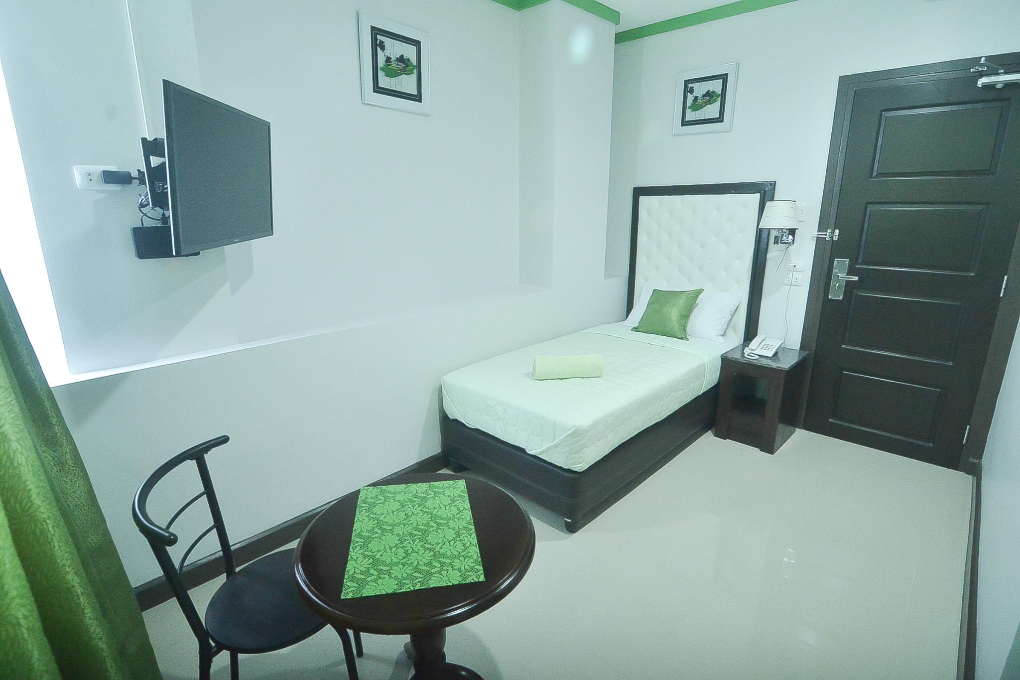 Green Banana Business Hotel