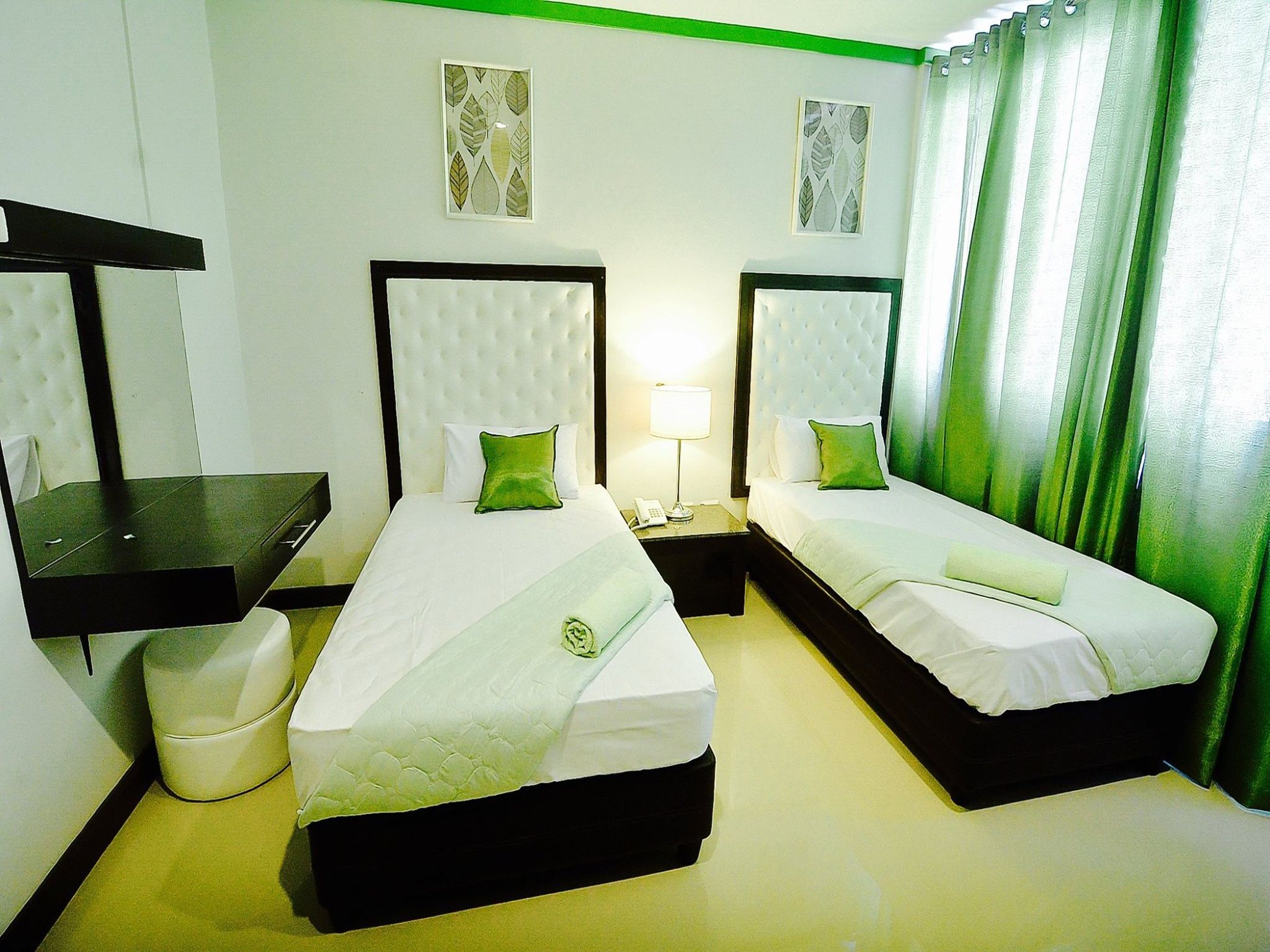 Green Banana Business Hotel