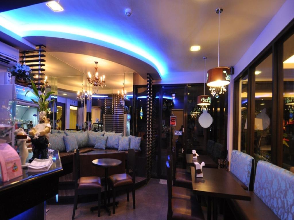 Home Crest Hotel